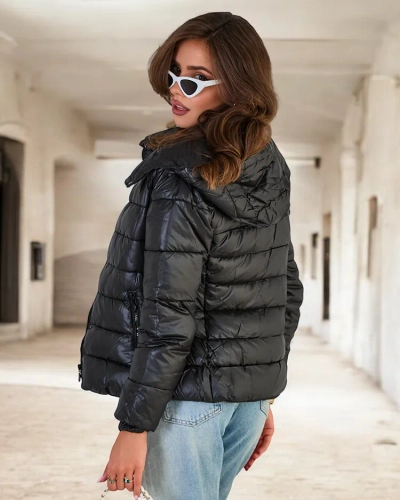 Royalfashion Чорна жіноча стьобана куртка з капюшоном