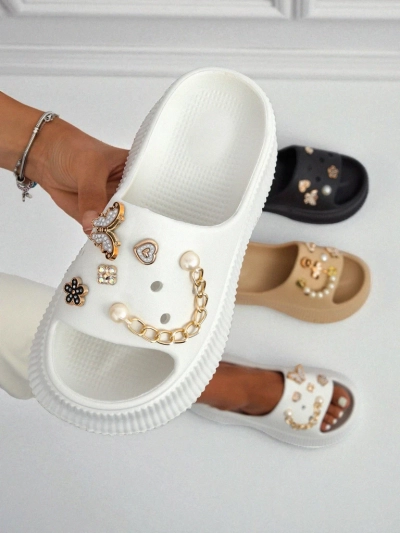 Royalfashion Damen-Gummisandalen mit Verzierungen Slash Glam