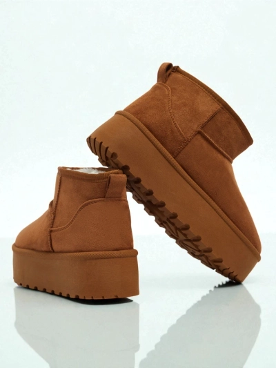 Kurze Damenstiefel a'la Schneestiefel Vespera