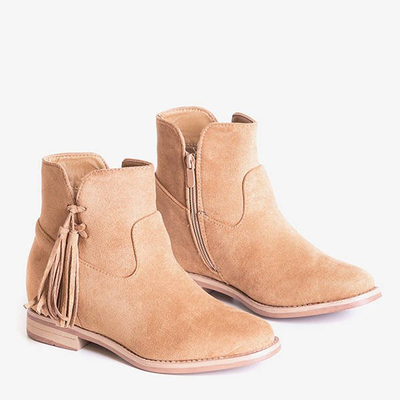Hellbraune Damenstiefel auf einem Innenkeil Drezden - Schuhe