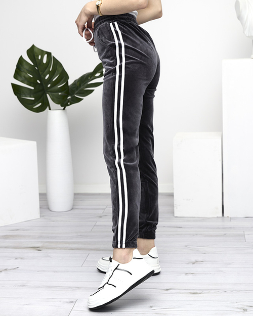 Темно-сірі велюрові спортивні штани з лампасами