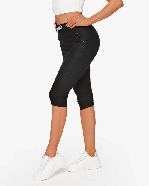 Жіночі чорні тканинні шорти 3/4 PLUS SIZE- Одяг