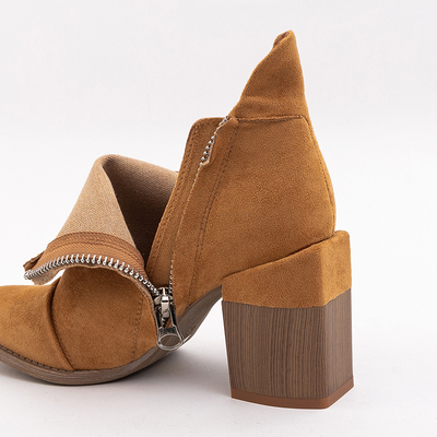 Damenstiefel mit kamelfarbenen Ausschnitten Plinara - Schuhe