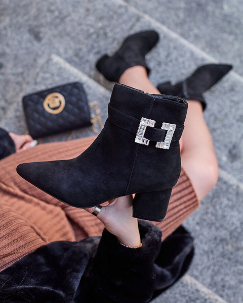 Royalfashion Schwarze Damenstiefel mit niedrigem Stöckelabsatz Masemart