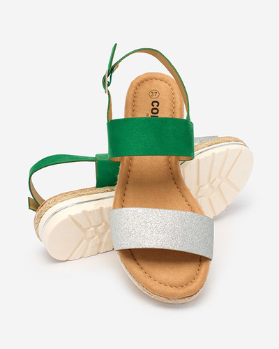 Royalfashion Grüne und silberne flache Sandalen für Damen Rosmier