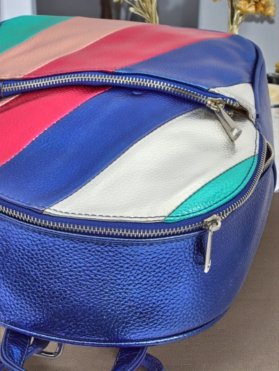 Royalfashion Damenrucksack aus Öko-Leder mit Metallic-Streifen Metallic Stripes