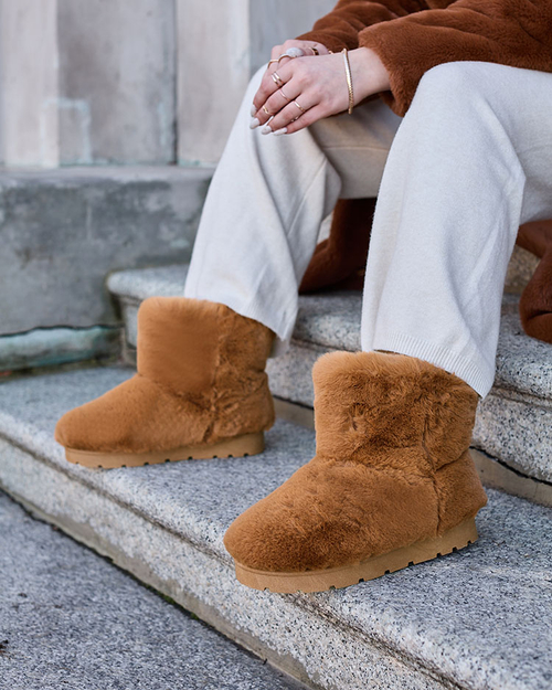 Жіночі хутряні черевики коричневого кольору Ottola