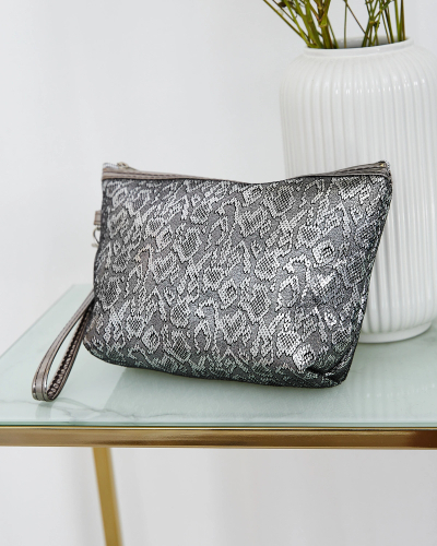 Royalfashion Silber glänzende Damen-Kosmetiktasche mit Aufdruck