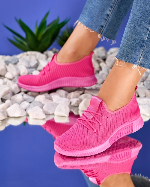 Жіночі спортивні кросівки Royalfashion кольору фуксії Eoparr