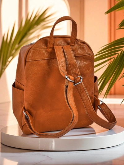 Damen Rucksack Callista Królewska Moda aus braunem A4 Öko-Leder mit Reißverschluss