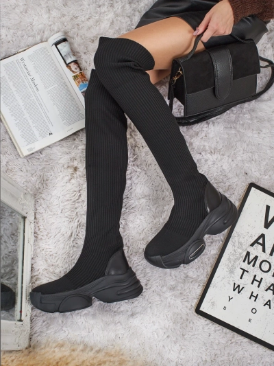 Lange Damen Schlupf-Overknee-Stiefel mit dicker Sohle Ravmora