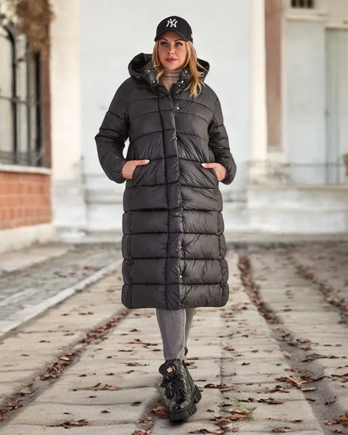 Жіноча зимова куртка Royalfashion Black