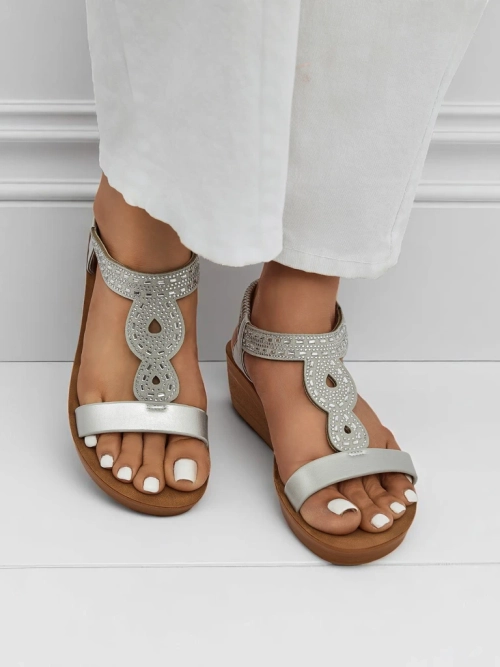 Royalfashion Жіночі сандалі на танкетці з цирконами Agaya