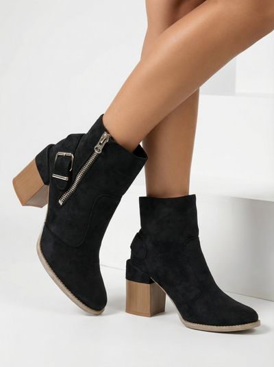 Royalfashion Schwarzer Damenstiefel aus Öko-Wildleder Acimra