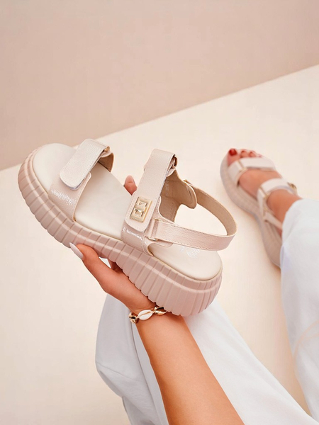 Royalfashion Damensandalen mit dickerer Sohle Aganda