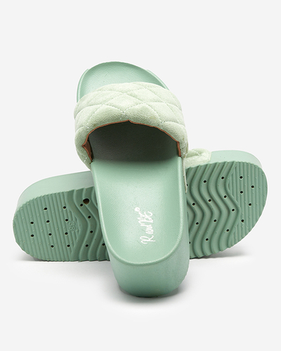 Grüne Damen-Steppsandale auf Koriner Plateau - Schuhe