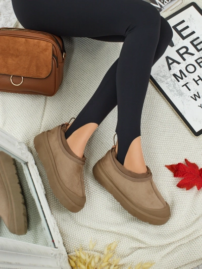 Kurze Damenstiefel a'la Schneestiefel Velisee