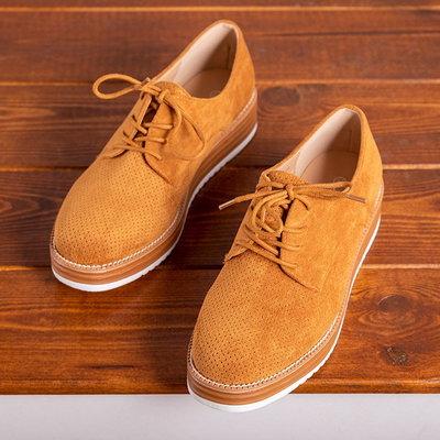 Коричневі жіночі еко-замшеві туфлі на низькому ходу Akusen