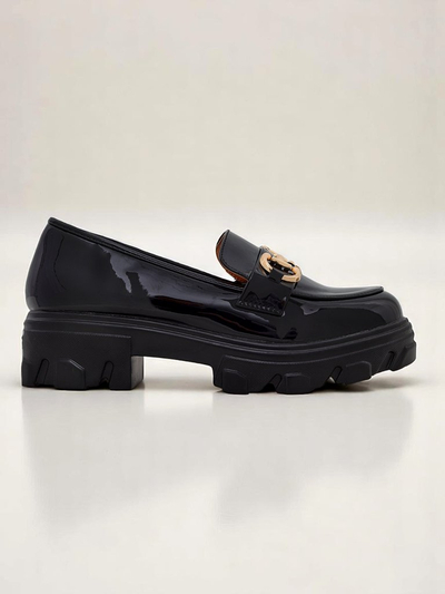 Royalfashion Damen Slipper aus Lackleder mit Verzierung Schwarzer Samt