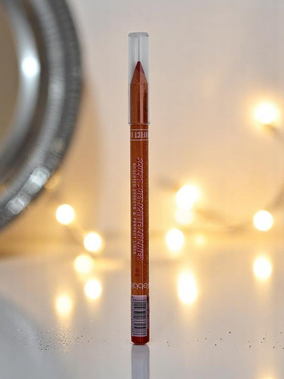 Lippenkonturenstift in der Farbe Rosy