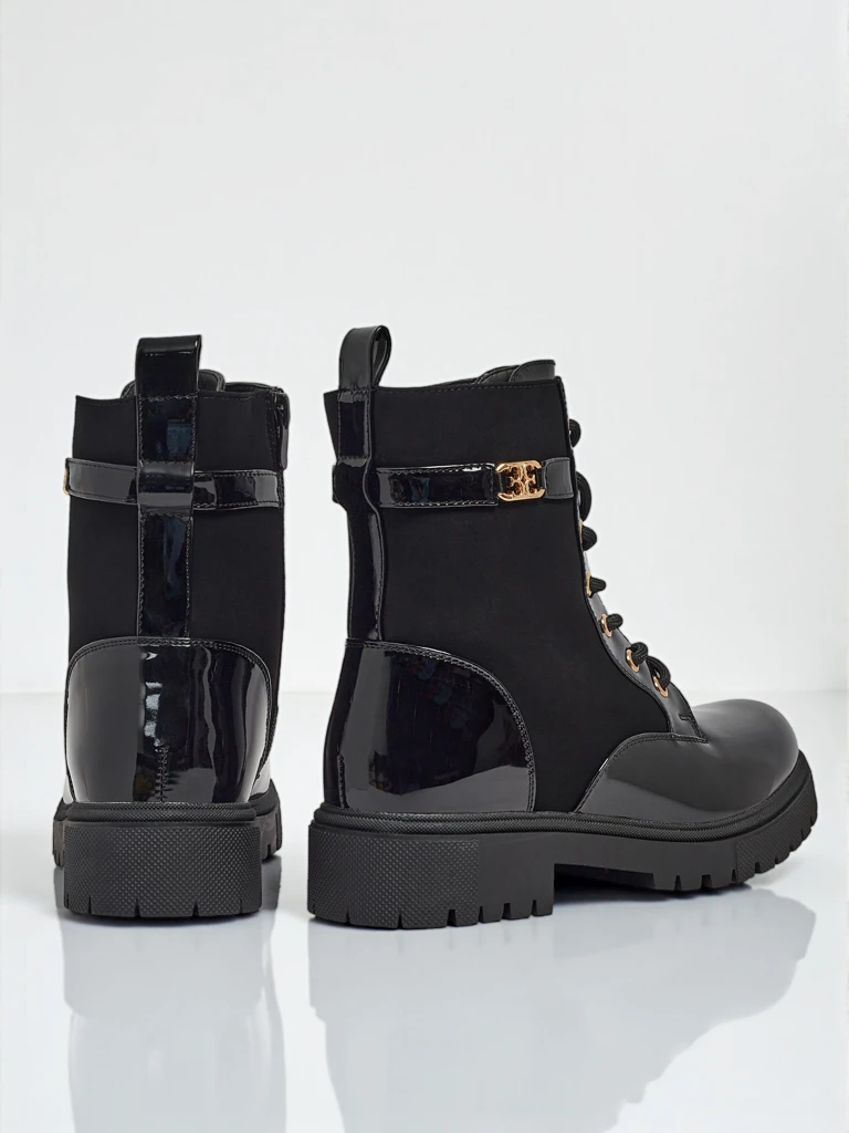 Geschnürte Stiefeletten aus mattem und lackiertem Öko-Leder Alvinea