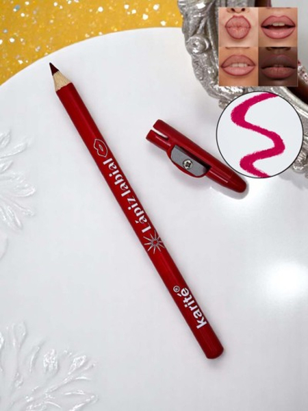 Lippenkonturenstift mit Spitzer in der Farbe Weinrot