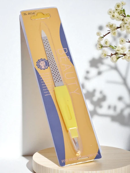 Perforierte Nagelfeile mit Rändelung