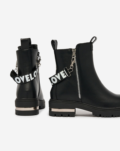Royalfashion Schwarze Damenstiefel mit Riemen Setvobi