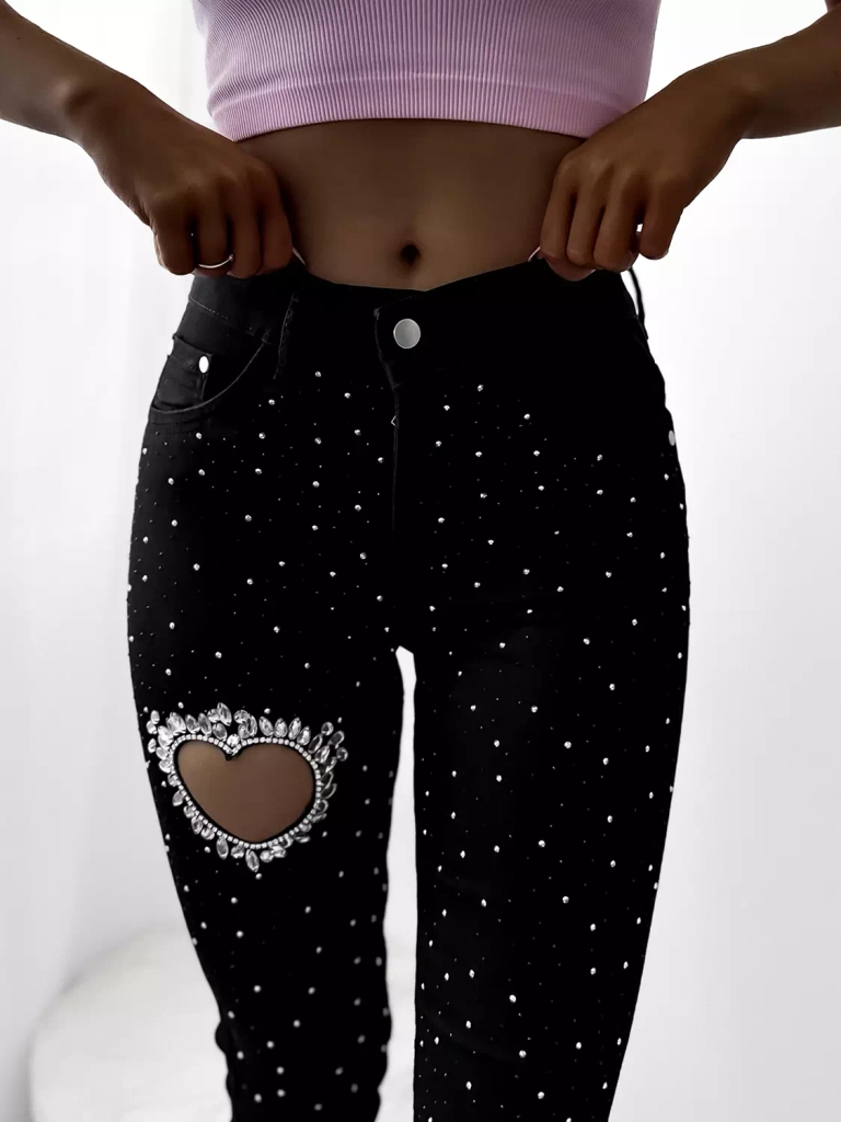 Schwarze Damenjeans mit Zirkonen- Kleidung
