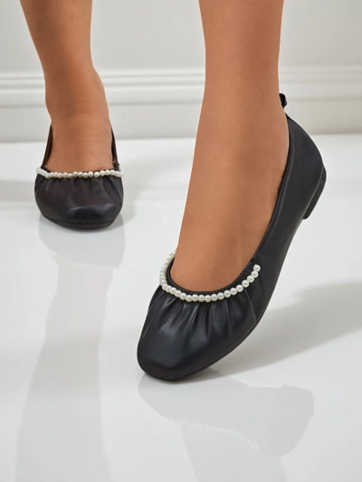 Baleriny Callisto Nero – Schwarze Ballerinas aus Öko-Leder mit Perlen, flacher Absatz