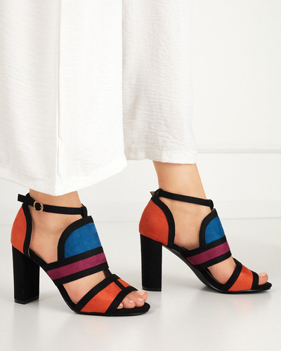 OUTLET Bunte Damensandalen auf dem Post von Buskiri-Footwear