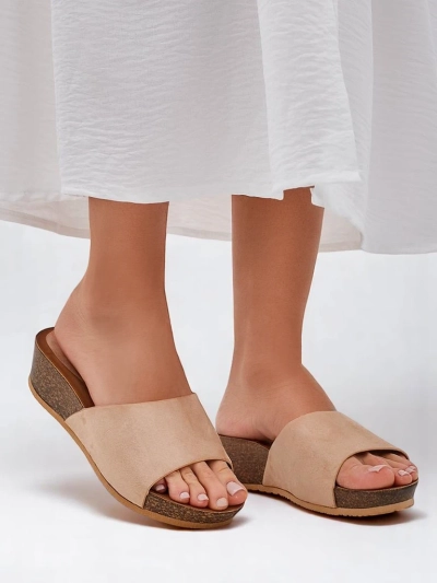 Royalfashion Damen Sandalen auf einem niedrigen Wedge Maderas