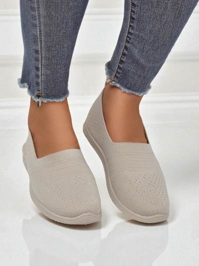 Beige Damen-Slip-Ons Callista - leichte Stoffschuhe mit flacher Sohle