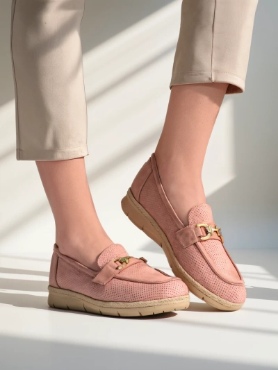 Royalfashion Damenflats mit einem dekorativen Detail an der Zehe