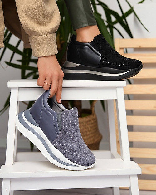 Чорні кросівки на прихованій танкетці Elema