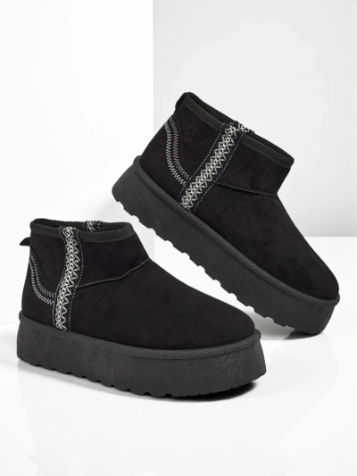 Kurze Damenstiefel a'la Schneestiefel Pravel