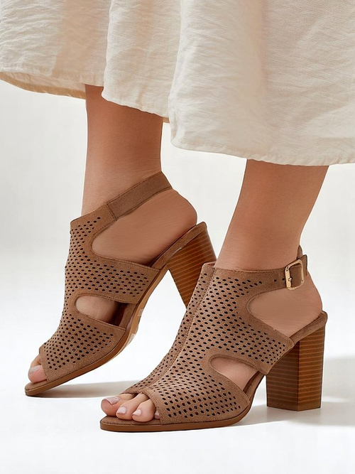 Royalfashion Жіночі перфоровані босоніжки на стійкому каблуці Abetle