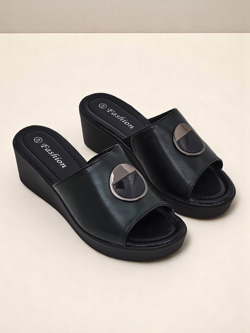 Royalfashion Жіночі босоніжки на танкетці Elira