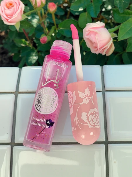 Farbverändernder Lipgloss mit Glitzer