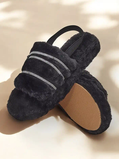Royalfashion Жіночі хутряні тапочки з стразами Ferrems