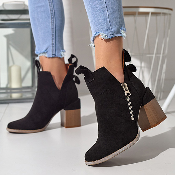 Schwarze Damenstiefel auf einem eckigen Pfosten Darera - Schuhe