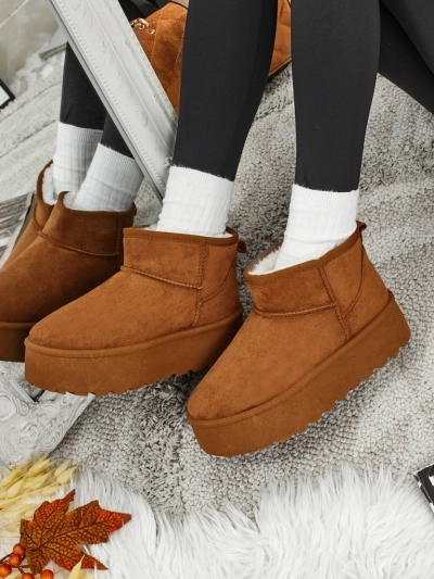 Kurze Damenstiefel a'la Schneestiefel Vespera