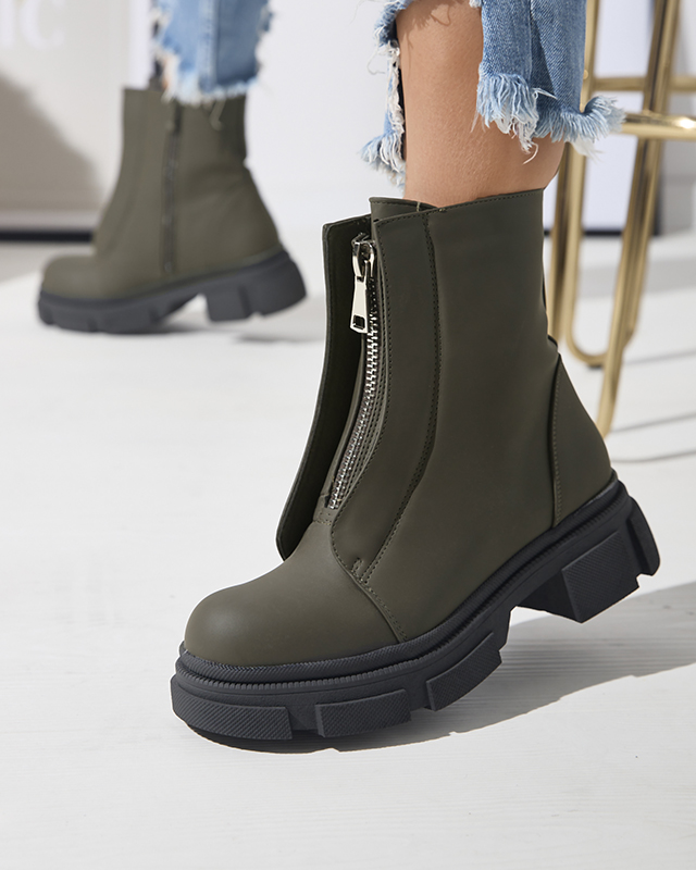 Isolierte dunkelgrüne hohe Damenstiefel Slovys- Footwear