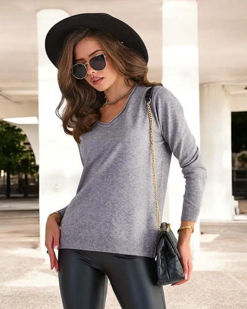 Светр жіночий Royalfashion Grey з вирізом у вигляді серця