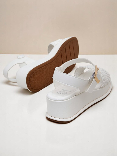 Royalfashion Damen Keilsandalen mit geflochtenem Riemen Fiolle