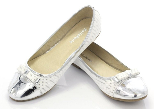 Biało-srebrne baleriny z kokardką - Obuwie