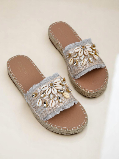 Damen Sandalen Perseida Royalfashion silber mit Muscheln auf flacher Sohle