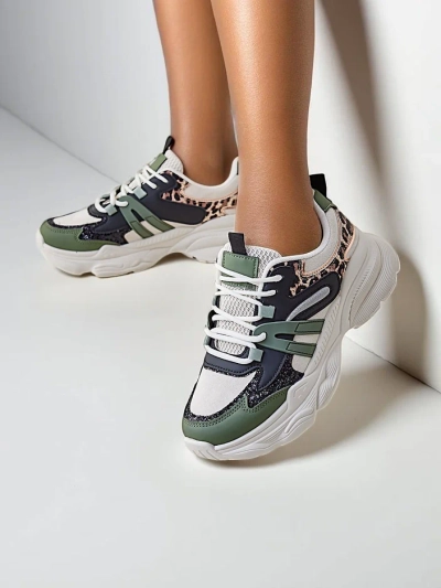 Royalfashion Damen Sport-Sneaker auf einer dickeren Sohle Aimo
