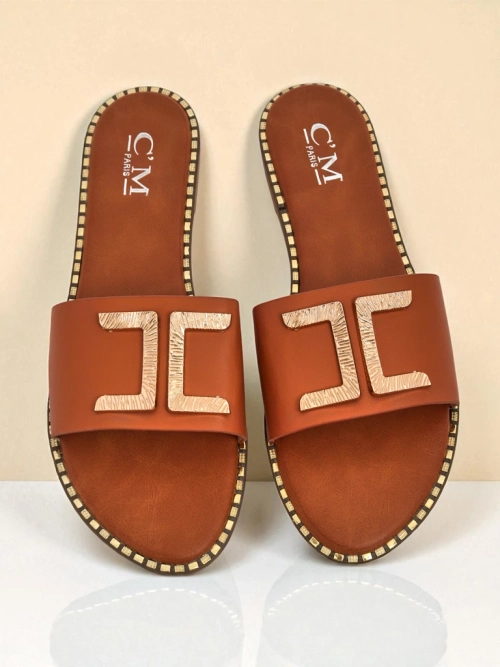 Royalfashion Жіночі шльопанці зі штучної шкіри з декором Gildra