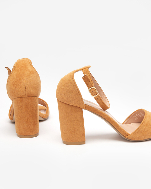 Коричневі жіночі босоніжки на підборах Mokafi